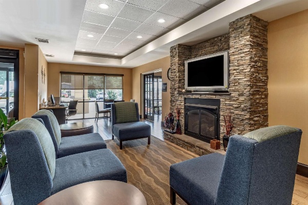 Comfort Inn Biltmore West Main image